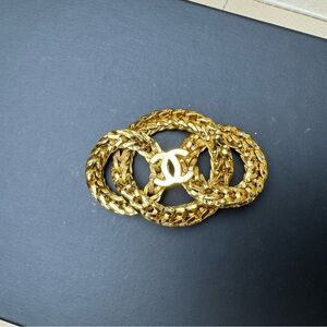 Chanel CC Vintage pin / brooch