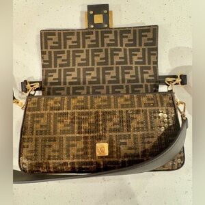 FENDI Baguette Medium with sequins